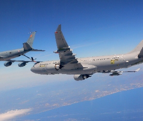Airbus A330 MRTT, KC-135 Stratotanker