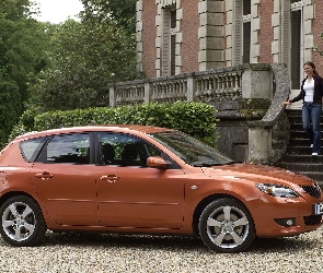 Mazda 3, Dworek