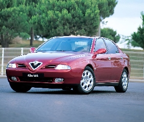 Alfa Romeo 166