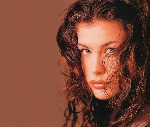 Liv Tyler, Kasztanowe Włosy