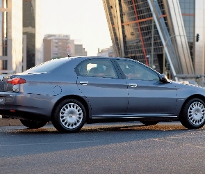 Alfa Romeo 166