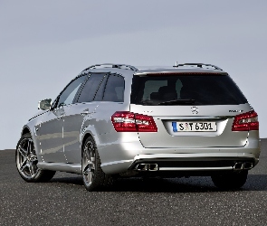 Mercedes Benz E63, Dachowe, Relingi, AMG