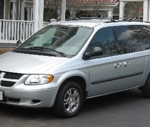 Srebrny, Parking, Dodge Caravan