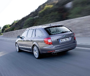 Skoda Superb, Kombi, Szara