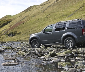 Terenowy, Nissan Pathfinder
