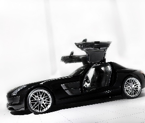 Mercedes SLS, Drzwi, Unoszone