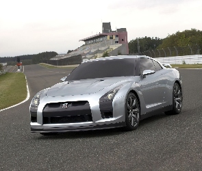 Nissan GT-R