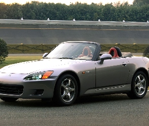 S2000