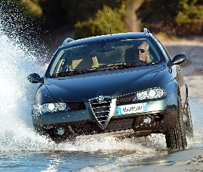Alfa Romeo Crosswagon, Kierowca, Przód