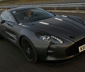 Aston Martin One-77, Tor, Czarny