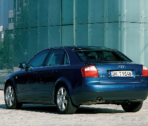 Audi A4, Sedan