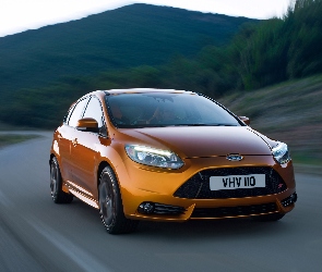 Ford Focus, ST, Pakiet