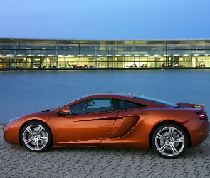 Bolidy, F1, McLaren MP4-12C