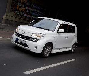 Daihatsu Materia, Tunel
