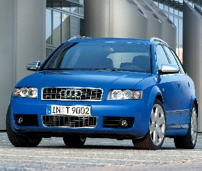 Audi A4, B7, niebieski