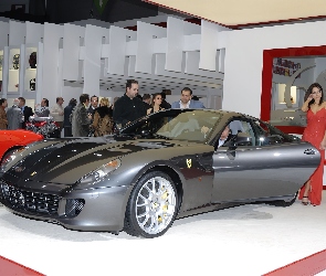 Ferrari 599, Modelka, Prezentacja