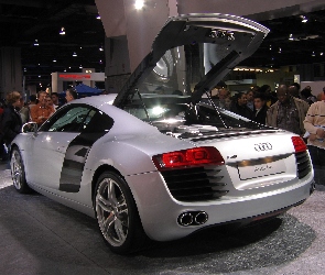 Audi R8, Silnika, Klapa