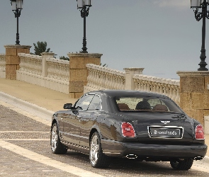 Tył, Bentley Brooklands