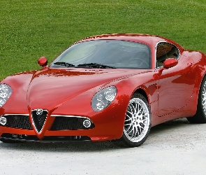 Czerwona, Alfa Romeo 8C