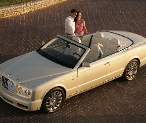 Bentley Azure, Para