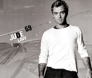 Jude Law, biała koszulka