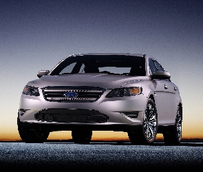 Ford Taurus, Reklama