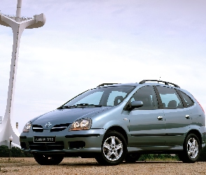 Nissan Almera Tino