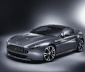 Aston Martin V12 Vantage