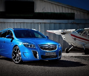 Opel Insignia Opc, Samolot