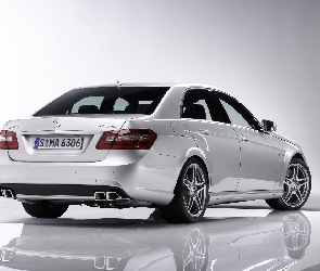 Tył, Mercedes Benz E 63, Prawy