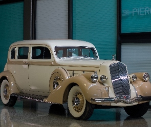 Pierce Arrow Deluxe 8 Touring Sedan