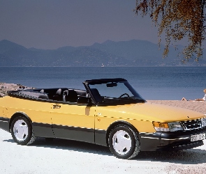 Żółty, Saab 900 Convertible