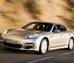 Porsche Panamera, Ulica