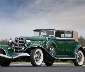 Auburn Twelve Phaeton Sedan