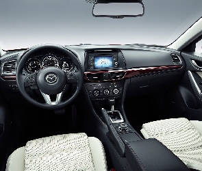 Mazda 6, Wnętrze