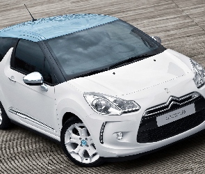 Citroen DS3, Molo