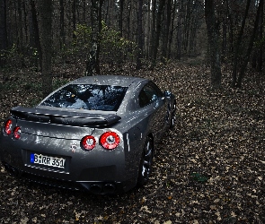 Las, Nissan GTR