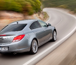 Opel Insignia Biturbo, Droga