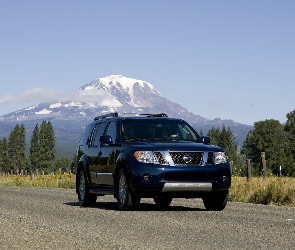 Nissan Pathfinder, Samochód