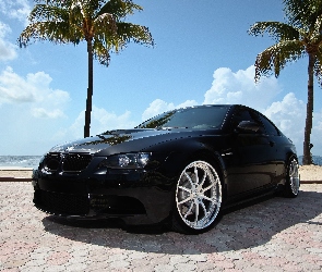 Czarne, BMW E90