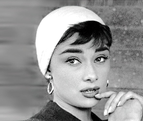 Audrey Hepburn, Ręce, Czapka, Aktorka