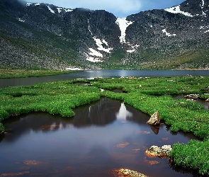 Śnieg, Trawa, Kamienie, Jezioro, Góry