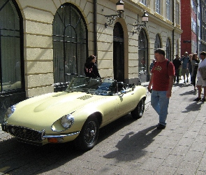 Zabytkowy Jaguar E-Type