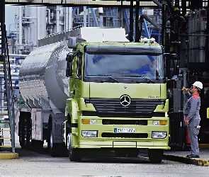 Ciągnik Mercedes