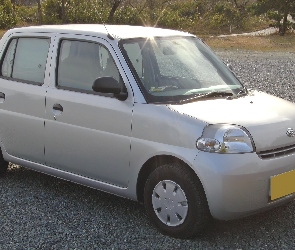 Daihatsu Esse, Hatchback