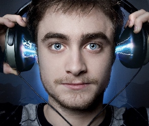 Daniel Radcliffe, Aktor, Zarost, Słuchawki