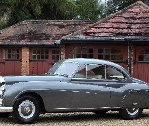 Bentley R, Garaże