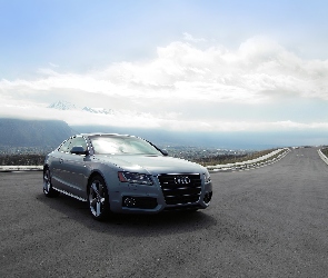 Atrapa, Droga, Audi A5