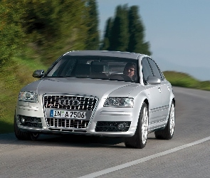 D3, Audi A8