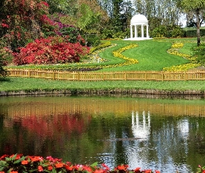 Park, Altanka, Drzewa Staw, Kwitnące, Krzewy, Kwiaty